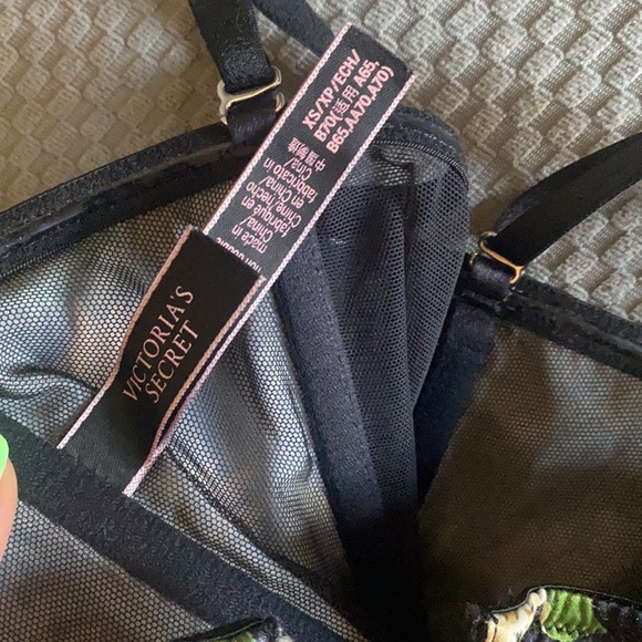 VS crop top - Picture 4 of 4